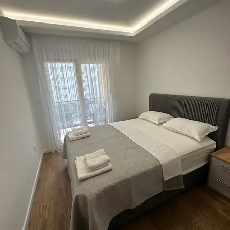 Luxury D&b Apartament *